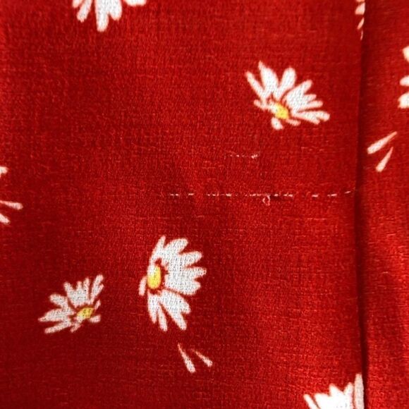 Finders Keepers Mae Mini Dress in Red Daisy - Picture 13 of 16